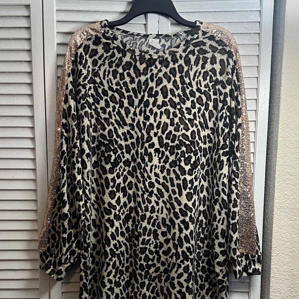 Chic Leopard Print Blouse with Sequin Accents